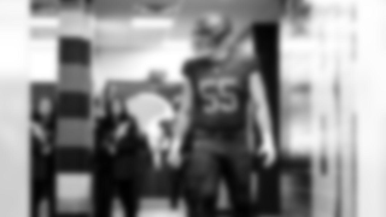 Center Ethan Pocic (55) before a NFL football game between the Miami Dolphins and Cleveland Browns on October 19, 2025 at Huntington Bank Field.