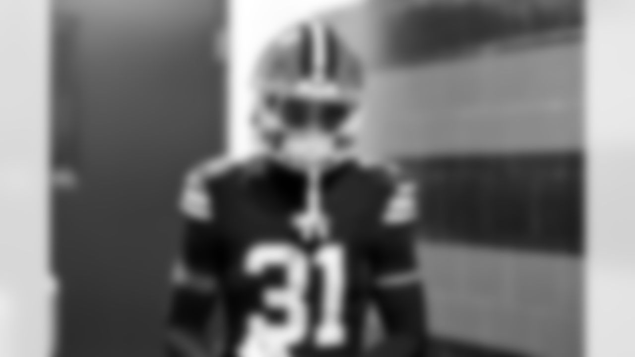 Safety Donovan McMillon (31) before a NFL football game between the Buffalo Bills and Cleveland Browns on December 21, 2025 at Huntington Bank Field.