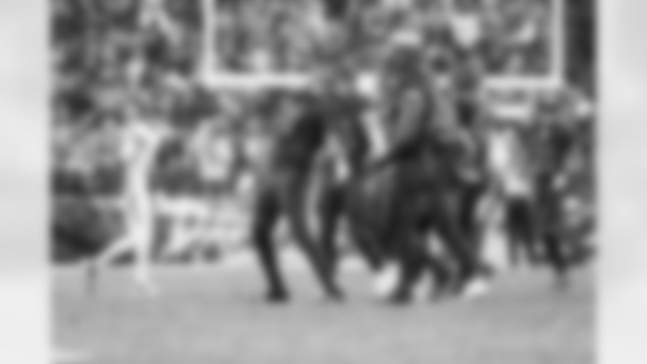 Defensive end Alex Wright (91) during a NFL football game between the Tennessee Titans and Cleveland Browns on December 7, 2025 at Huntington Bank Field.