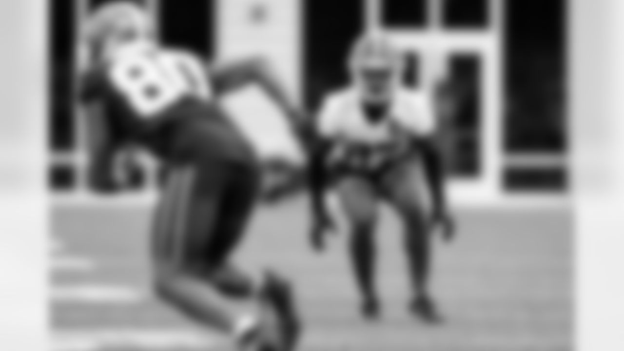 Cornerback LaMareon James (27) during the first day of mandatory minicamp at CrossCountry Mortgage Campus on June 10, 2025.