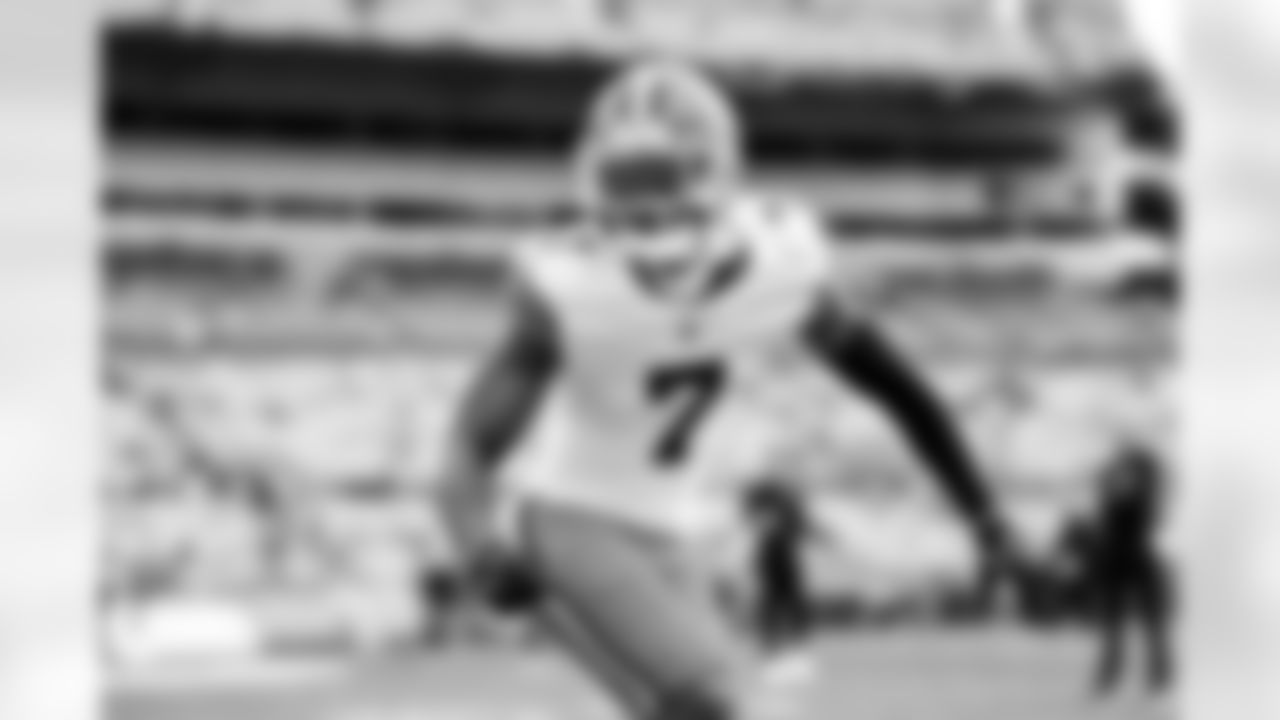 Cornerback Tyson Campbell (7) before a NFL football game between the Cleveland Browns and Pittsburgh Steelers on October 12, 2025 at Acrisure Stadium.