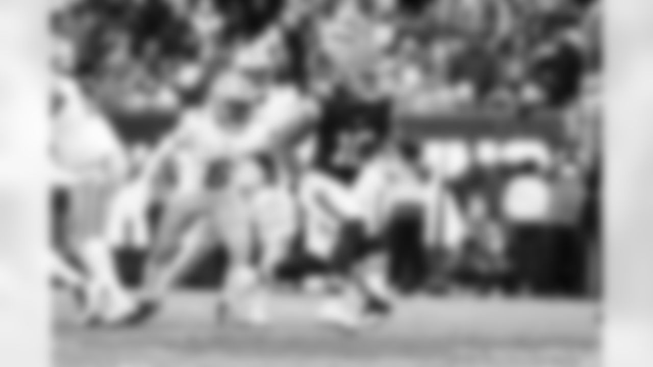 Running back Quinshon Judkins (10) during a NFL football game between the San Francisco 49ers and Cleveland Browns on November 30, 2025 at Huntington Bank Field.