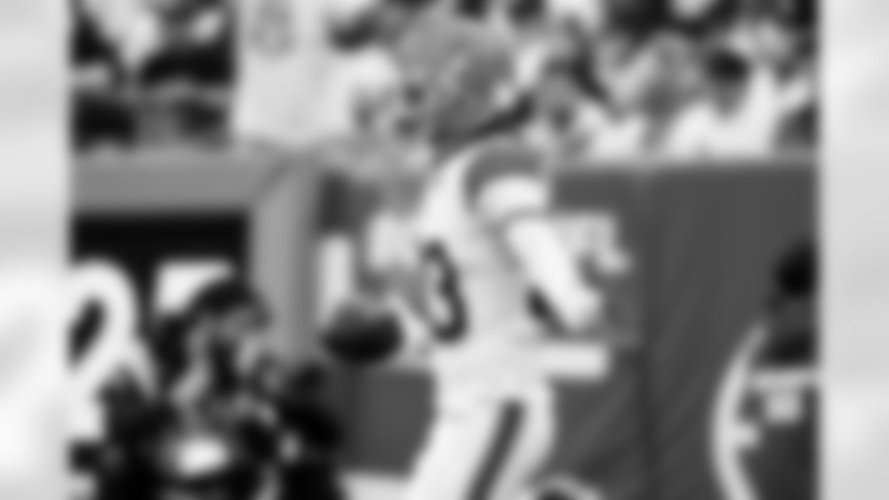 Safety Ronnie Hickman Jr. (33) during a NFL football game between the Cleveland Browns and New York Jets on November 9, 2025 at MetLife Stadium.