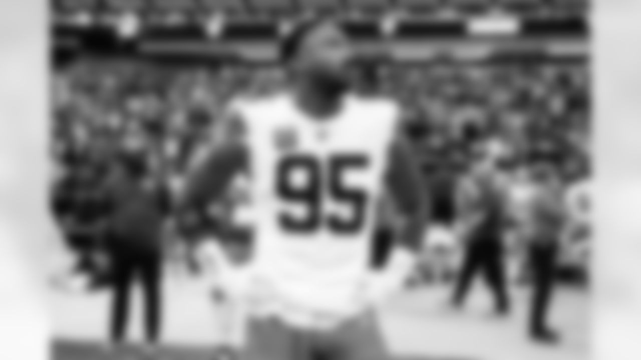 Defensive end Myles Garrett (95) before a NFL football game between the Cleveland Browns and Las Vegas Raiders on November 23, 2025 at Allegiant Stadium. The Browns won 24-10.