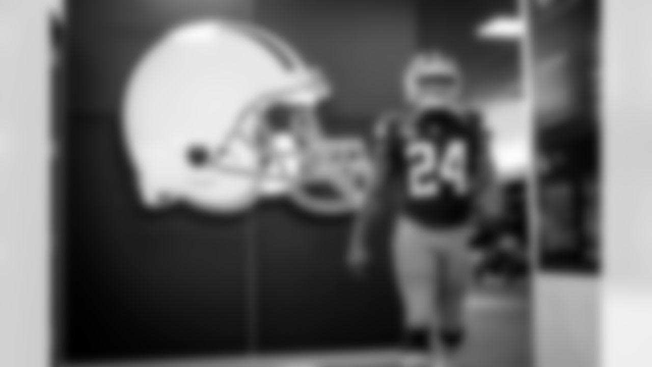 Running back Nick Chubb (24) before a NFL football game between the Baltimore Ravens and Cleveland Browns on December 17, 2022 at FirstEnergy Stadium. The Browns won 13-3.