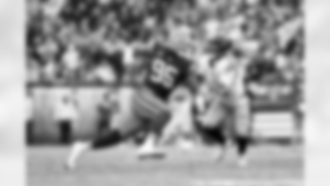 Defensive end Myles Garrett (95) during a NFL football game between the Pittsburgh Steelers and Cleveland Browns on December 28, 2025 at Huntington Bank Field.