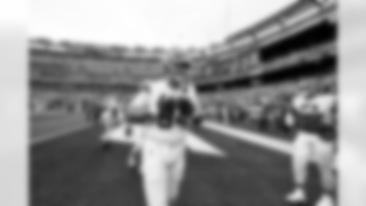 Defensive tackle Mason Graham (94) before a NFL football game between the Cleveland Browns and New York Jets on November 9, 2025 at MetLife Stadium.