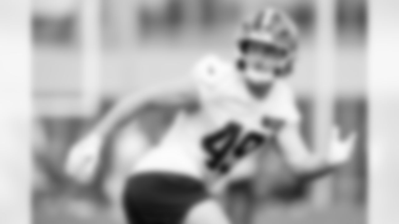 Linebacker Carson Schwesinger (49) during the first day of mandatory minicamp at CrossCountry Mortgage Campus on June 10, 2025.