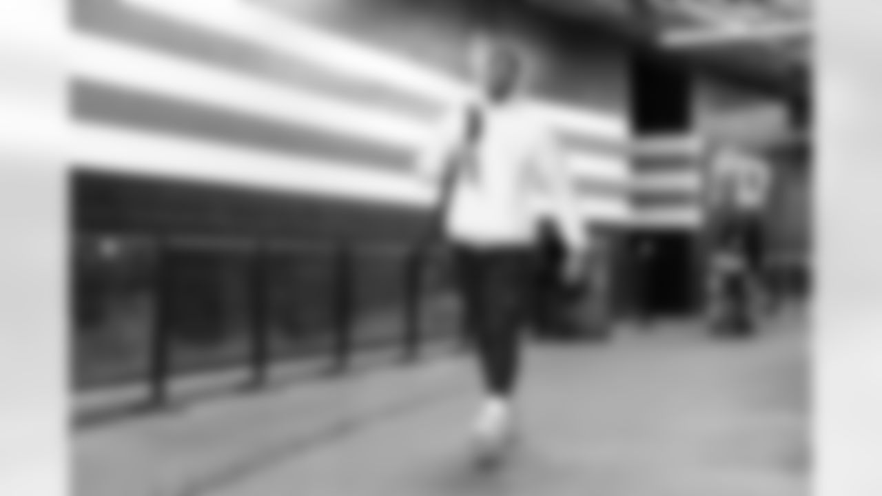 Linebacker Mohamoud Diabate (43) before a NFL football game between the San Francisco 49ers and Cleveland Browns on November 30, 2025 at Huntington Bank Field.