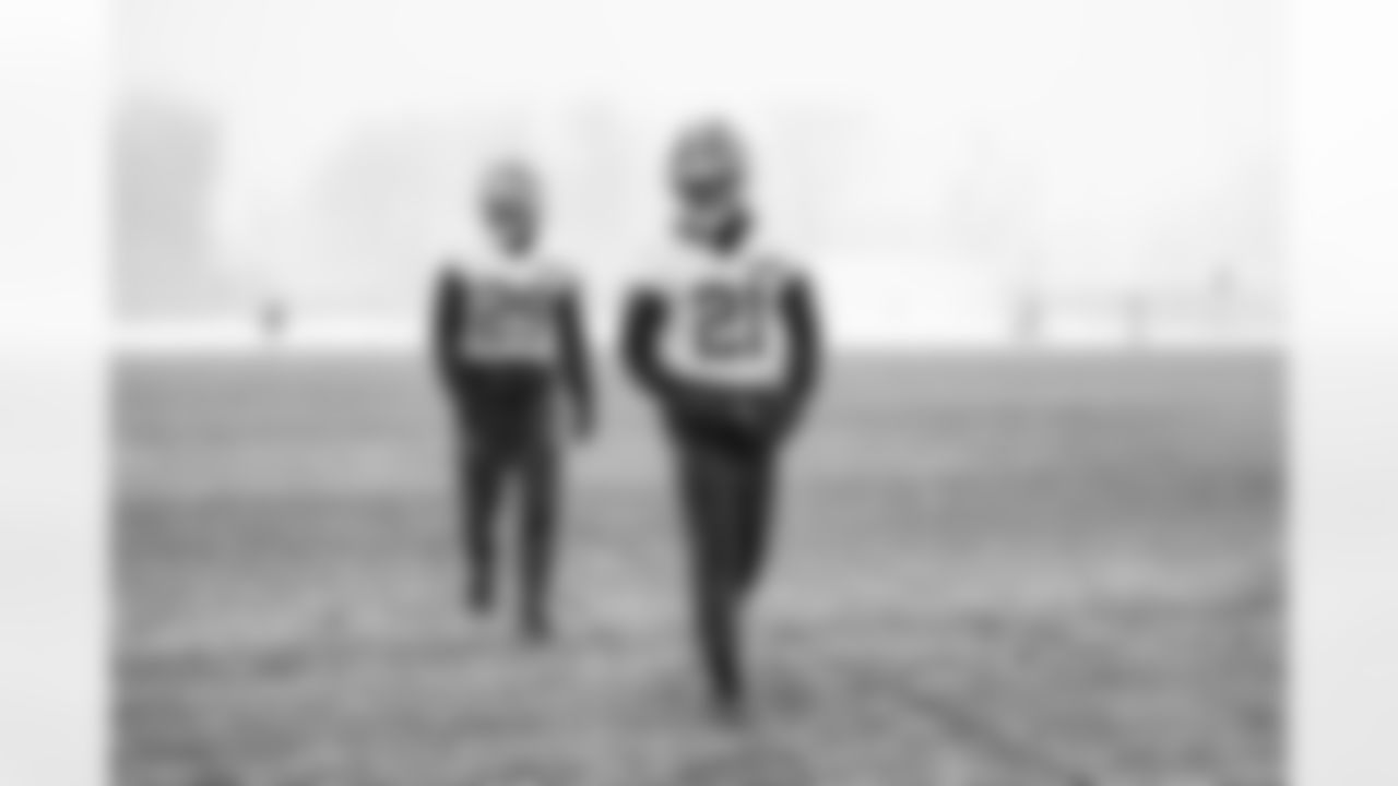 Cornerback Denzel Ward (21) during practice at CrossCountry Mortgage Campus on November 28, 2025.