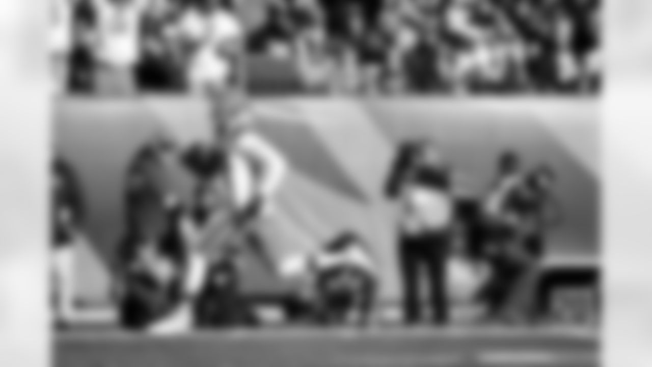 Linebacker Devin Bush (30) during a NFL football game between the Cleveland Browns and Cincinnati Bengals on January 4, 2026 at Paycor Stadium.