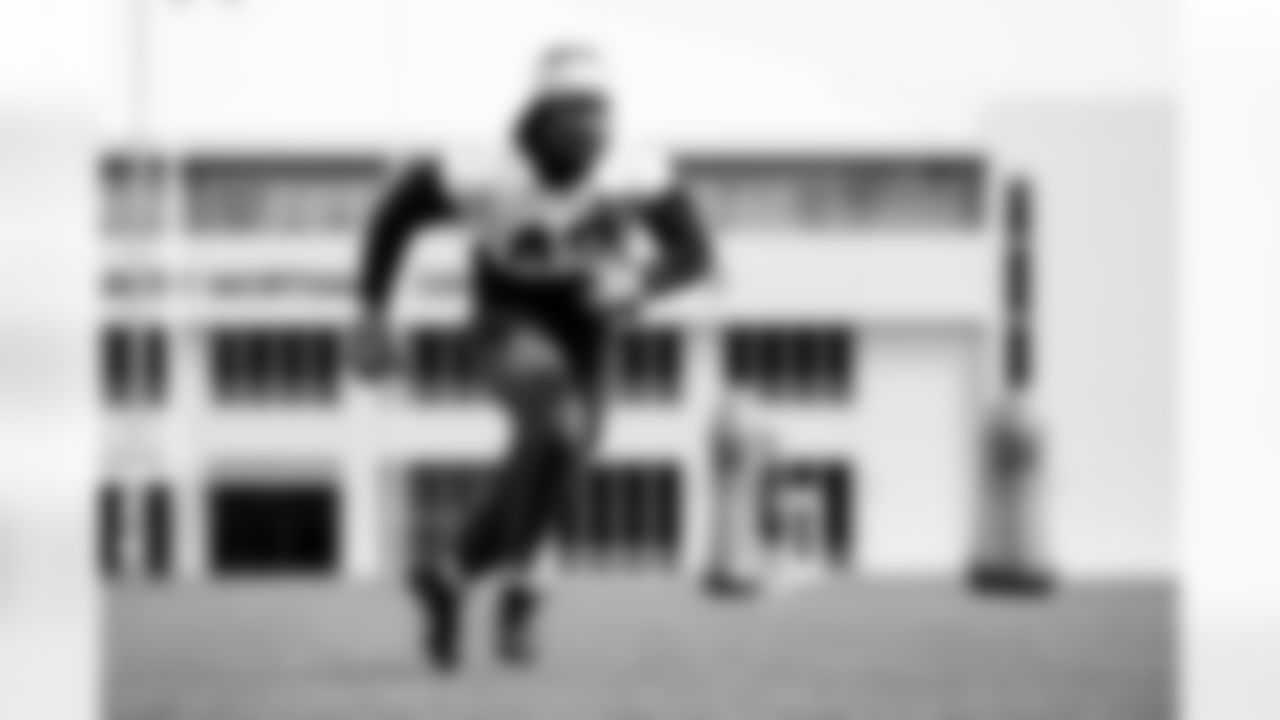 Linebacker Mohamoud Diabate (43) during fieldwork in Phase II of the offseason at CrossCountry Mortgage Campus on May 12, 2025.