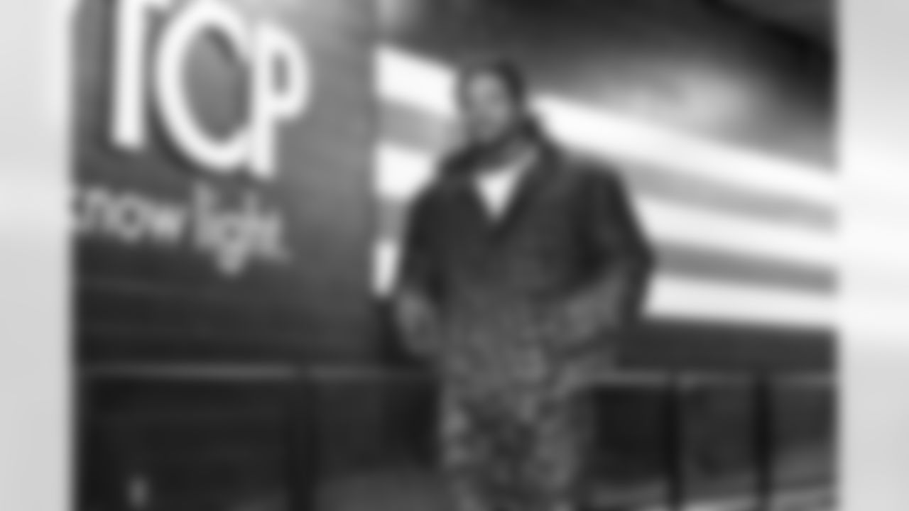 Linebacker Devin Bush (30) before a NFL football game between the San Francisco 49ers and Cleveland Browns on November 30, 2025 at Huntington Bank Field.