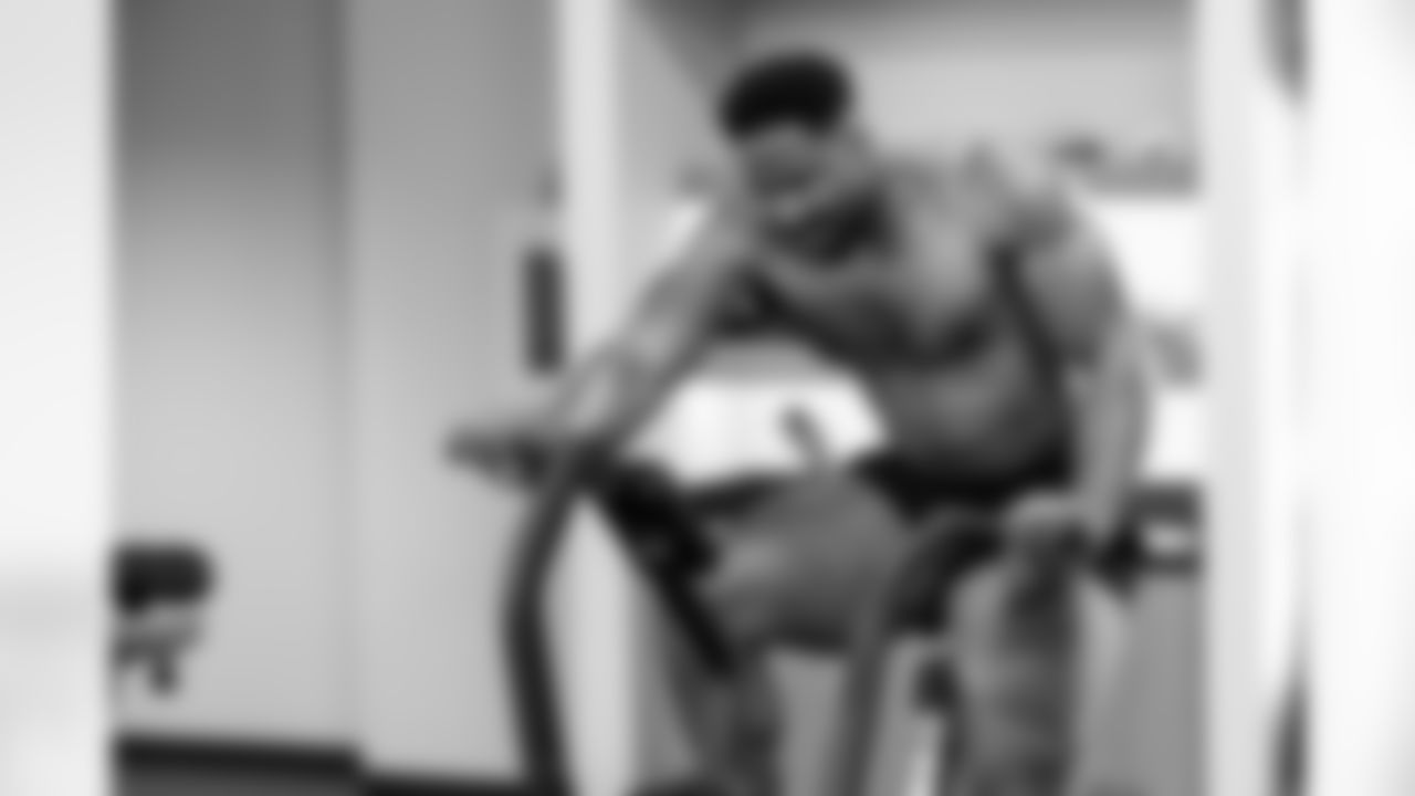 Defensive end Myles Garrett (95) during a workout in Phase II of the offseason at CrossCountry Mortgage Campus on May 6, 2025.