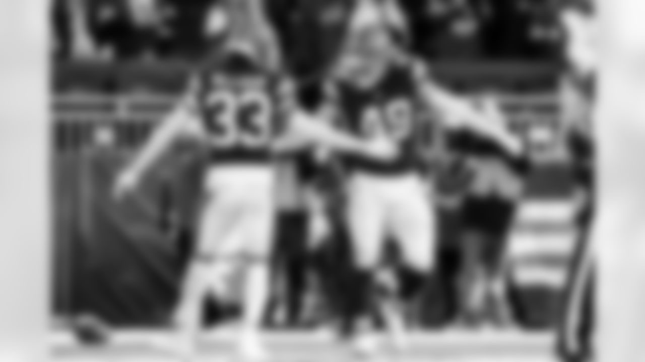 Linebacker Carson Schwesinger (49) during a NFL football game between the Buffalo Bills and Cleveland Browns on December 21, 2025 at Huntington Bank Field. The Browns lost 20-23.