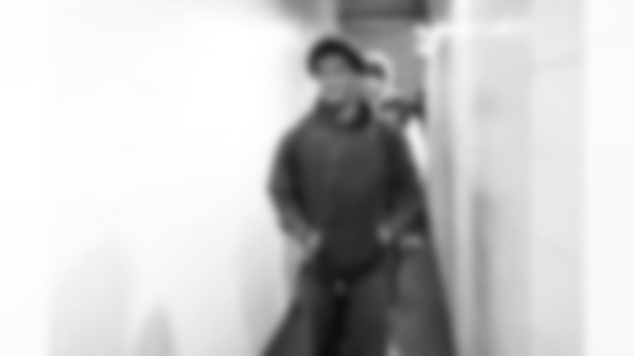 Cornerback Myles Harden (26) before a NFL football game between the Cleveland Browns and Chicago Bears on December 14, 2025 at Soldier Field.