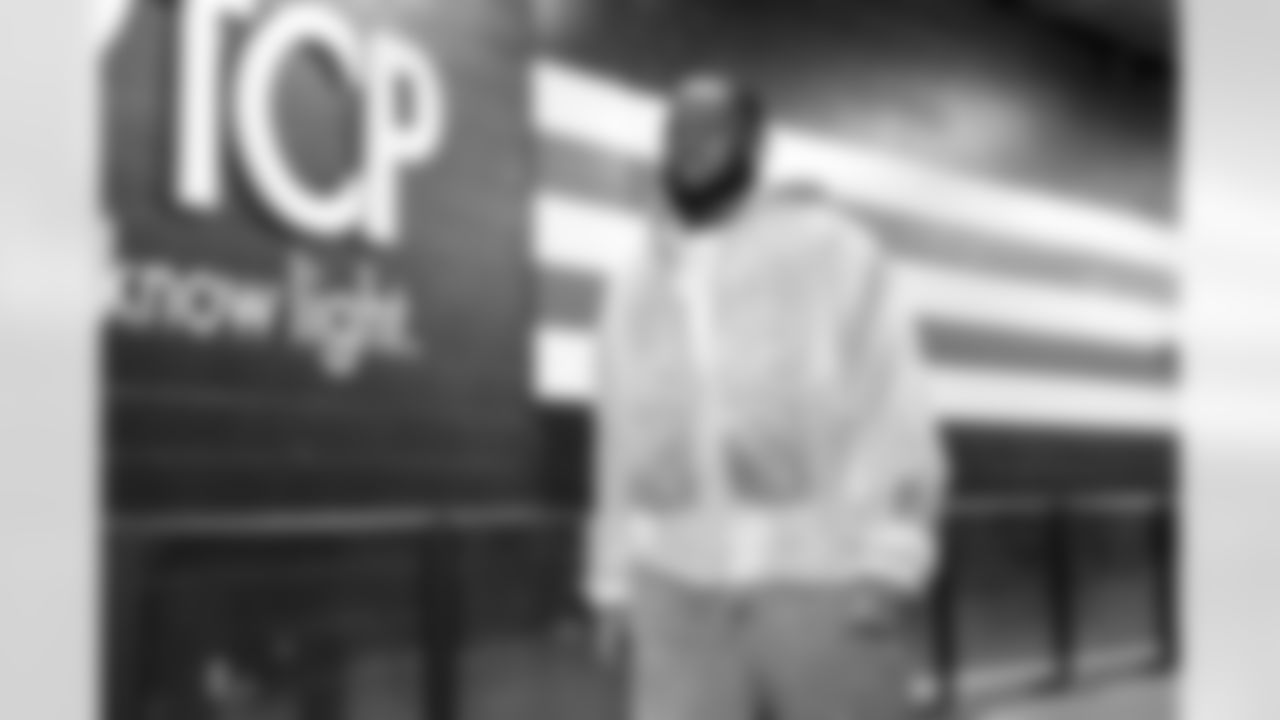 Defensive end Sam Kamara (92) before a NFL football game between the San Francisco 49ers and Cleveland Browns on November 30, 2025 at Huntington Bank Field.