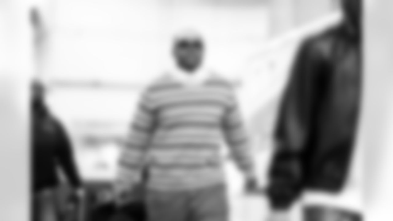 Defensive lineman Adin Huntington (98) before a NFL football game between the Cleveland Browns and Cincinnati Bengals on January 4, 2026 at Paycor Stadium.