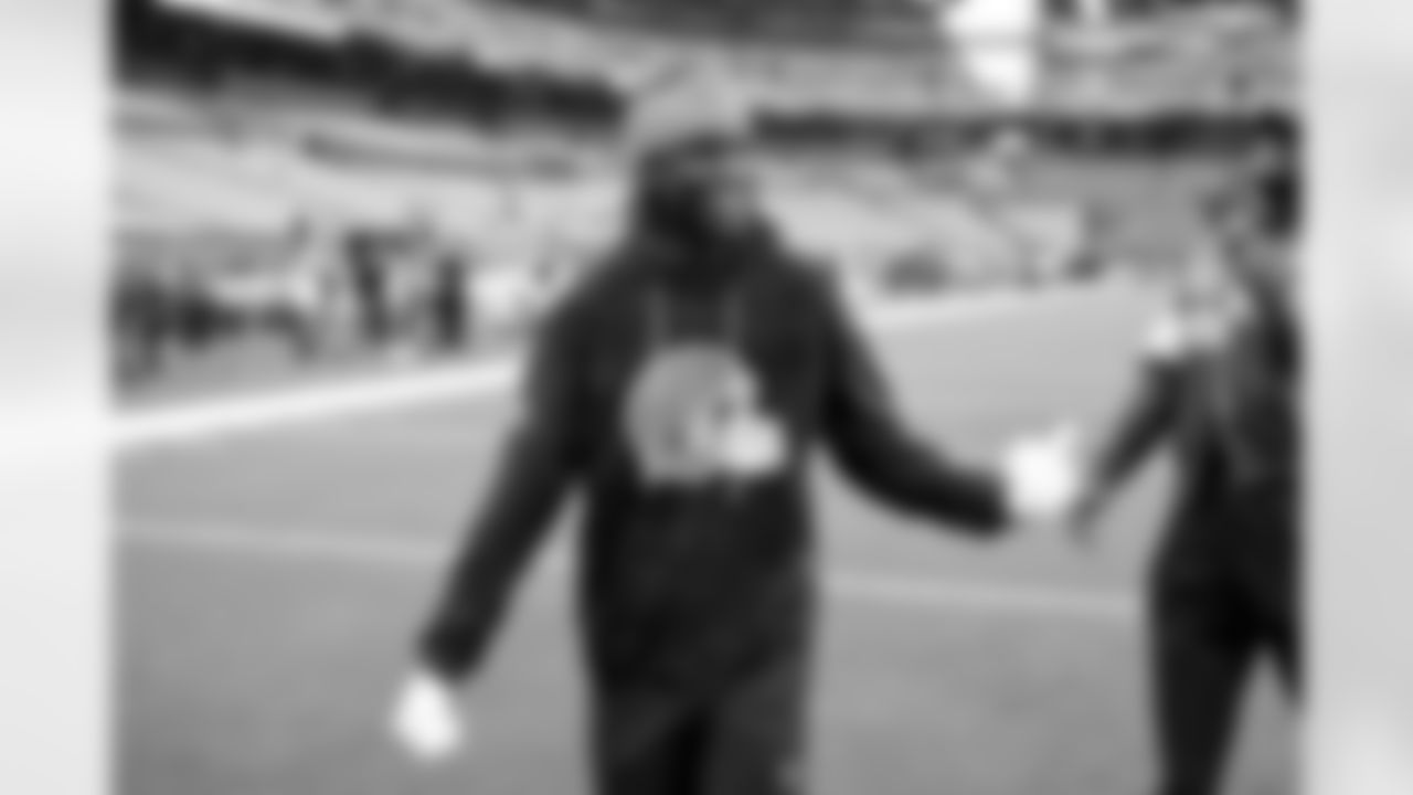 Wide receiver Jerry Jeudy (3) and Tight end David Njoku (85) before a NFL football game between the Miami Dolphins and Cleveland Browns on October 19, 2025 at Huntington Bank Field.