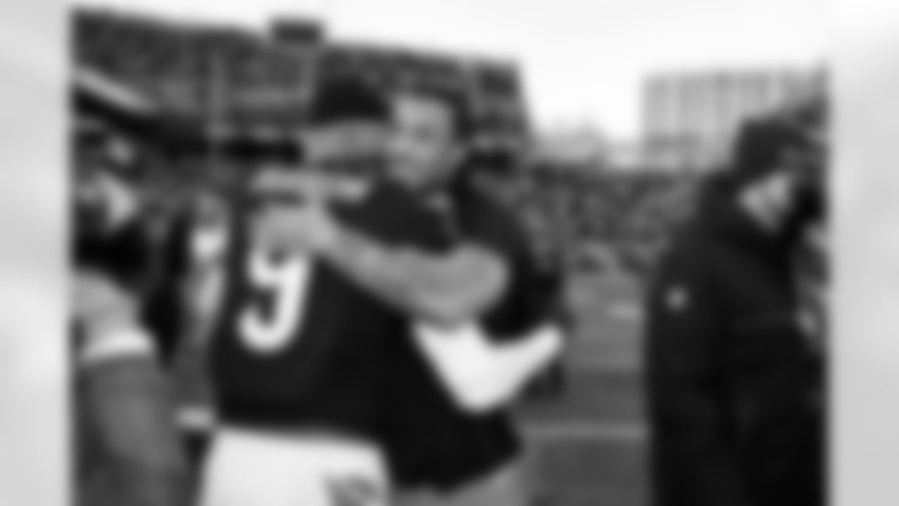 The Browns celebrate after a NFL football game between the Cleveland Browns and Cincinnati Bengals on January 4, 2026 at Paycor Stadium.