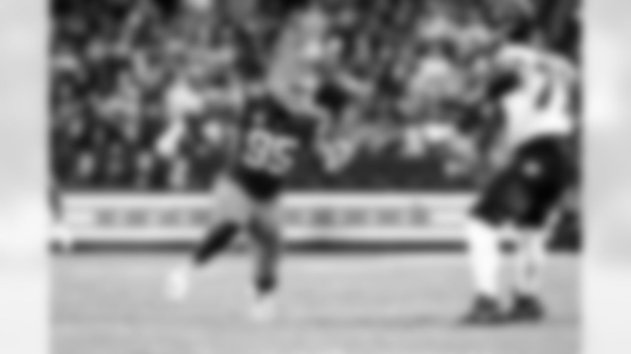 Defensive end Myles Garrett (95) during a NFL football game between the Baltimore Ravens and Cleveland Browns on November 16, 2025 at Huntington Bank Field.