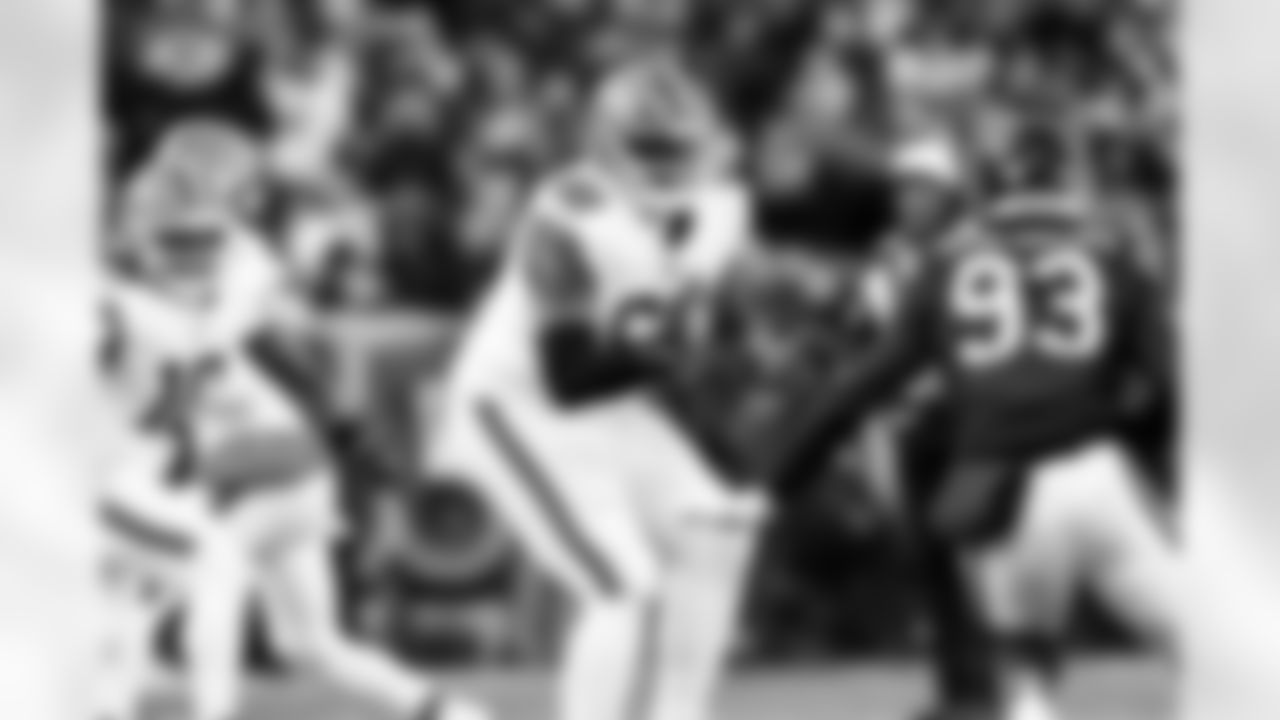 Offensive tackle Cam Robinson (68) during a NFL football game between the Cleveland Browns and Chicago Bears on December 14, 2025 at Soldier Field.