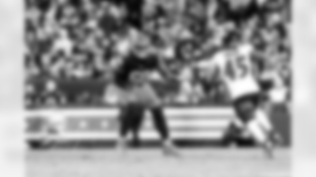 Offensive tackle Cam Robinson (68) during a NFL football game between the Baltimore Ravens and Cleveland Browns on November 16, 2025 at Huntington Bank Field.