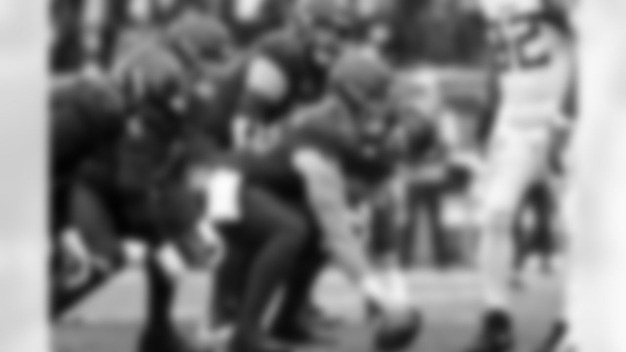 Center Ethan Pocic (55) during a NFL football game between the Tennessee Titans and Cleveland Browns on December 7, 2025 at Huntington Bank Field.