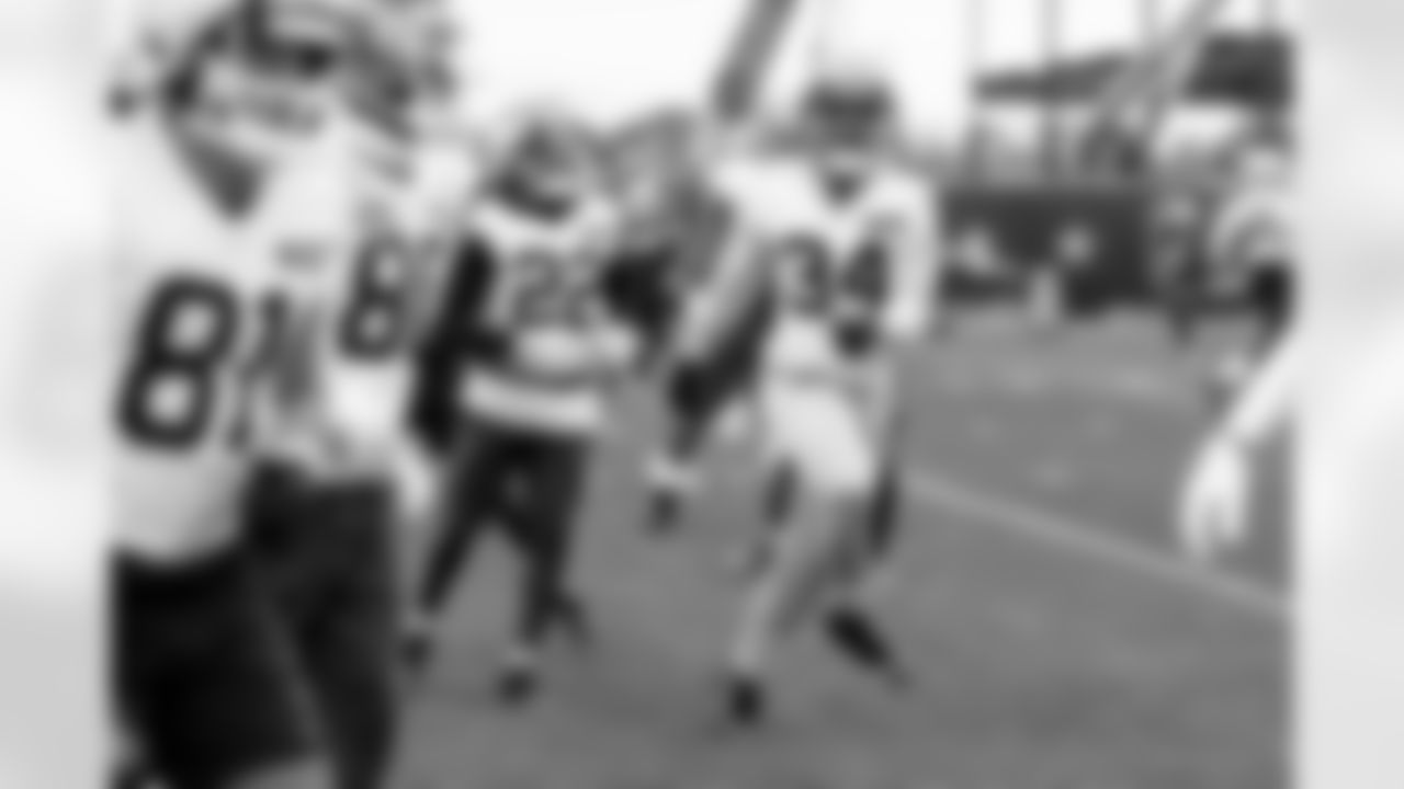 Running back Jerome Ford (34) during practice at CrossCountry Mortgage Campus on November 3, 2025.