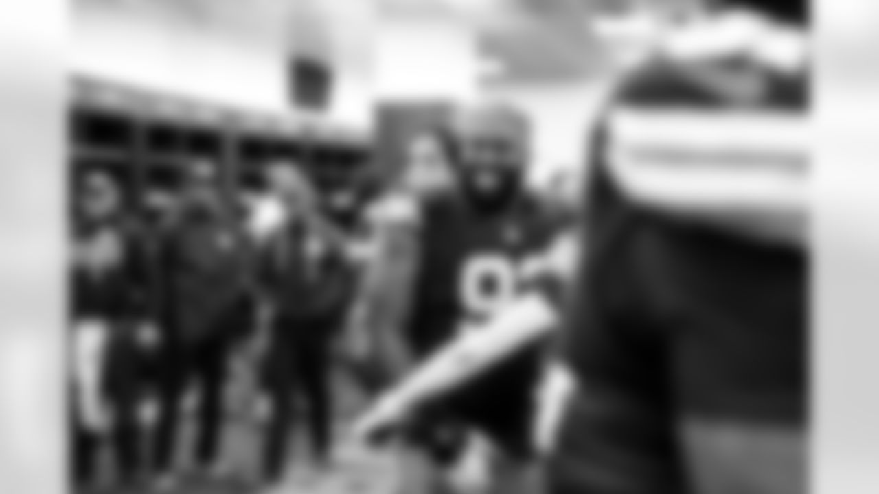 The Browns celebrate after a NFL football game between the Pittsburgh Steelers and Cleveland Browns on December 28, 2025 at Huntington Bank Field.