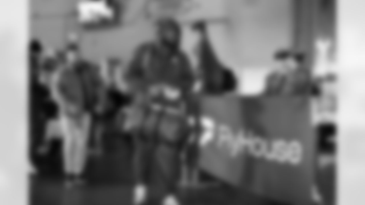 Defensive tackle Mike Hall Jr. (51) before a NFL football game between the Cleveland Browns and New York Jets on November 9, 2025 at MetLife Stadium.