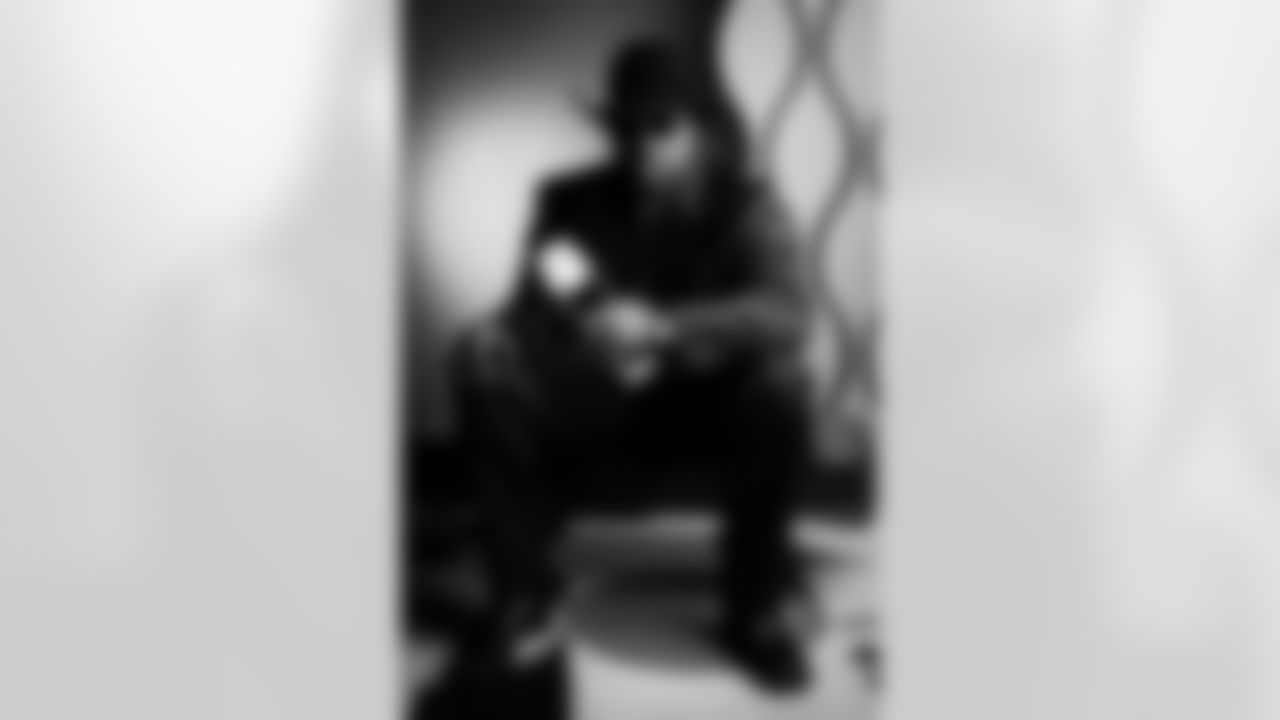 AP Defensive Player of the Year Cleveland Browns defensive end Myles Garrett (95) poses for a portrait during the NFL Honors awards show on Thursday, February 5, 2026 in San Francisco.