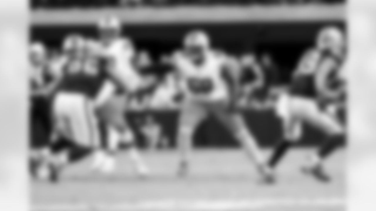 Offensive tackle Cam Robinson (68) during a NFL football game between the Cleveland Browns and Las Vegas Raiders on November 23, 2025 at Allegiant Stadium.