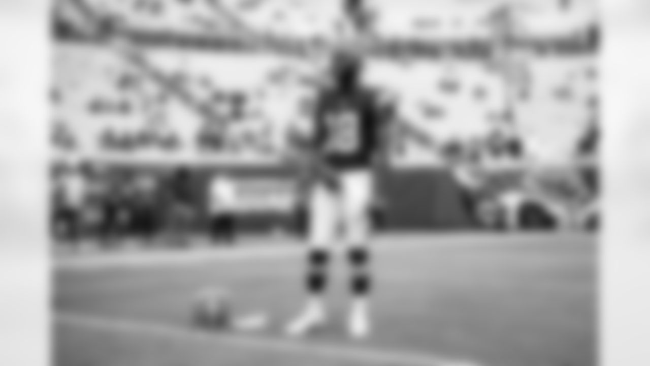 Wide receiver David Bell (18)