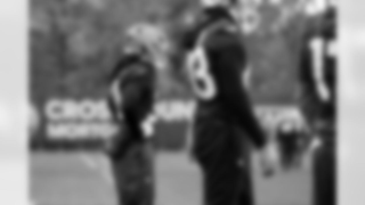 Linebacker Devin Bush (30) during practice at CrossCountry Mortgage Campus on November 3, 2025.