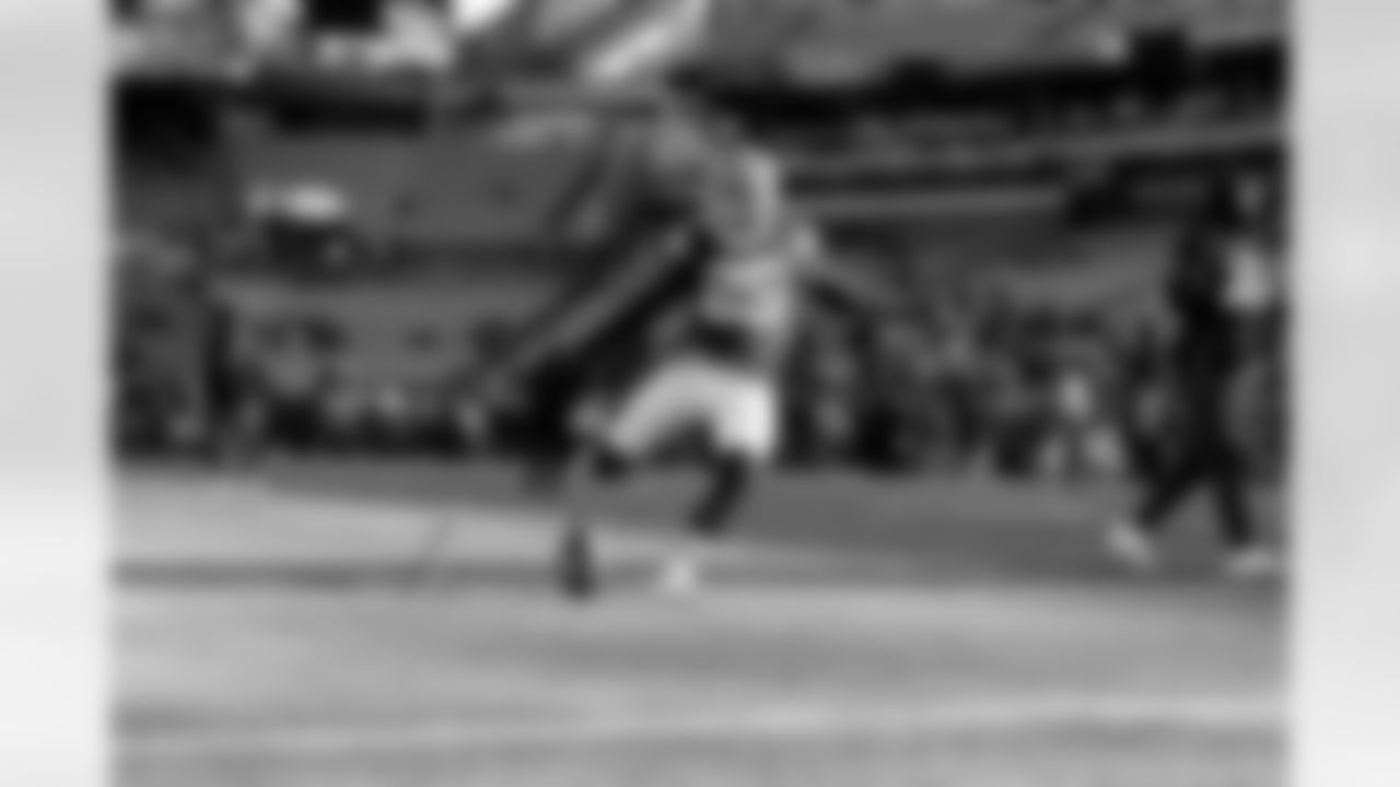 Kicker Andre Szmyt (25) before a NFL football game between the Buffalo Bills and Cleveland Browns on December 21, 2025 at Huntington Bank Field.