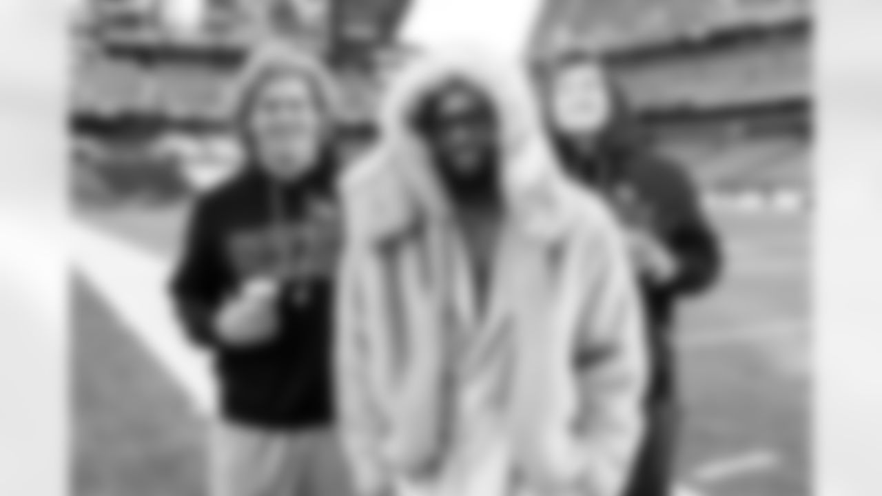 Linebacker Carson Schwesinger (49), Cornerback Denzel Ward (21) and Defensive end Cameron Thomas (99) before a NFL football game between the Buffalo Bills and Cleveland Browns on December 21, 2025 at Huntington Bank Field.