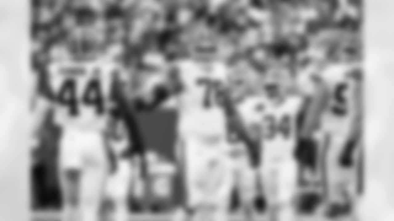 Offensive tackle Jack Conklin (78) during a NFL football game between the Cleveland Browns and New York Jets on November 9, 2025 at MetLife Stadium.