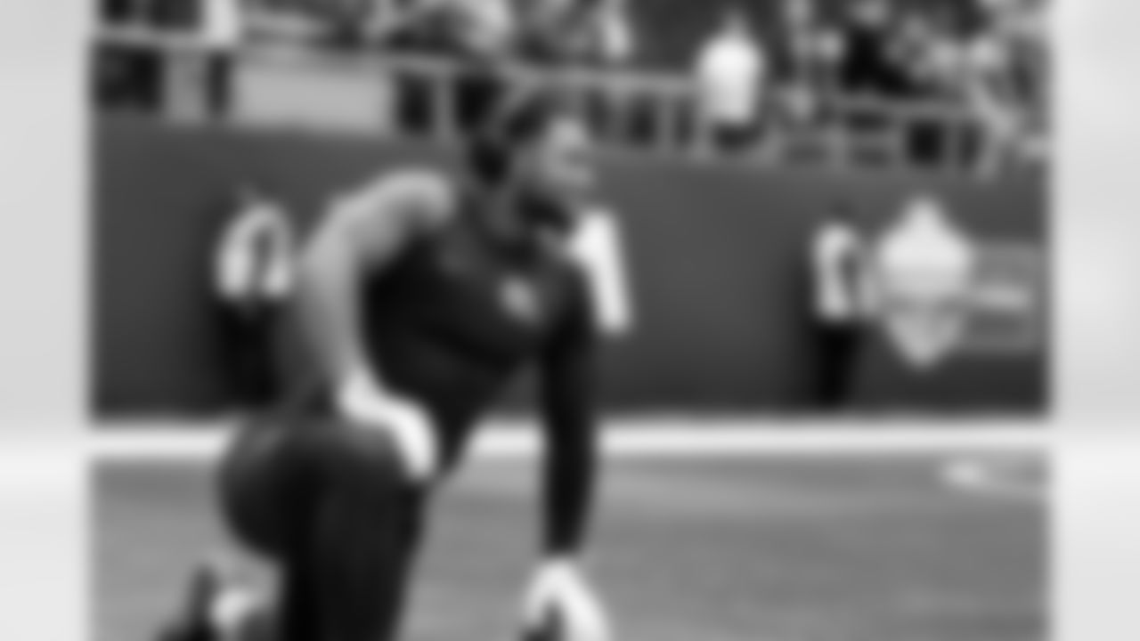 Linebacker Easton Mascarenas-Arnold (42) before a NFL football game between the Minnesota Vikings and Cleveland Browns on October 5, 2025 at Tottenham Hotspur Stadium.
