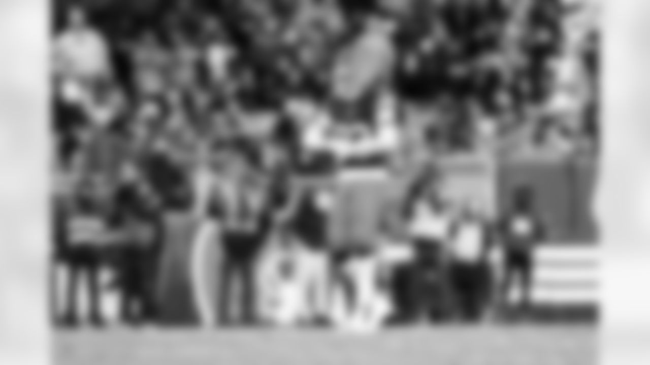 Safety Ronnie Hickman Jr. (33) during a NFL football game between the Baltimore Ravens and Cleveland Browns on November 16, 2025 at Huntington Bank Field.