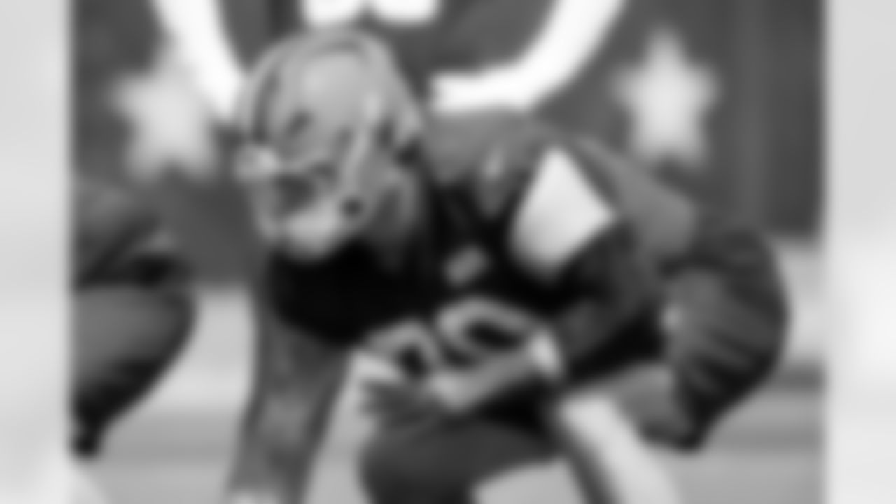 Offensive guard Zak Zinter (70) during the second day of mandatory minicamp at CrossCountry Mortgage Campus on June 11, 2025.