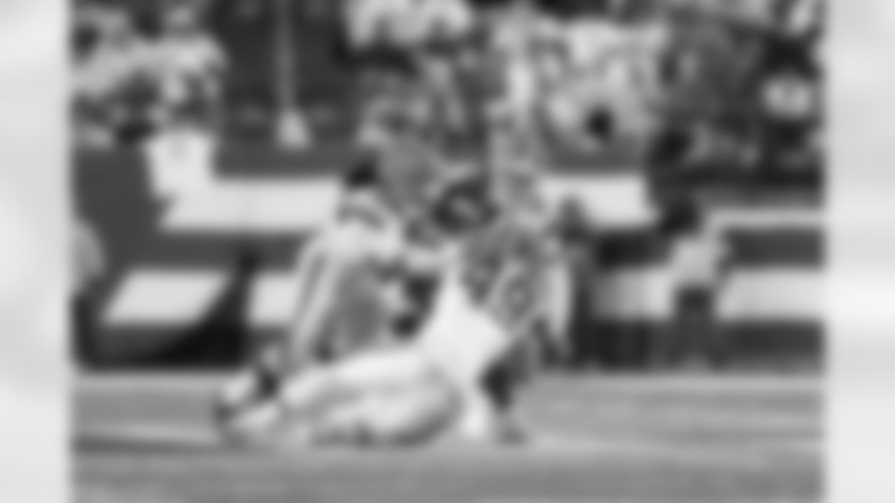 Linebacker Devin Bush (30), Linebacker Carson Schwesinger (49) and Safety Ronnie Hickman Jr. (33) during a NFL football game between the Cleveland Browns and New York Jets on November 9, 2025 at MetLife Stadium. The Browns lost 20-27.