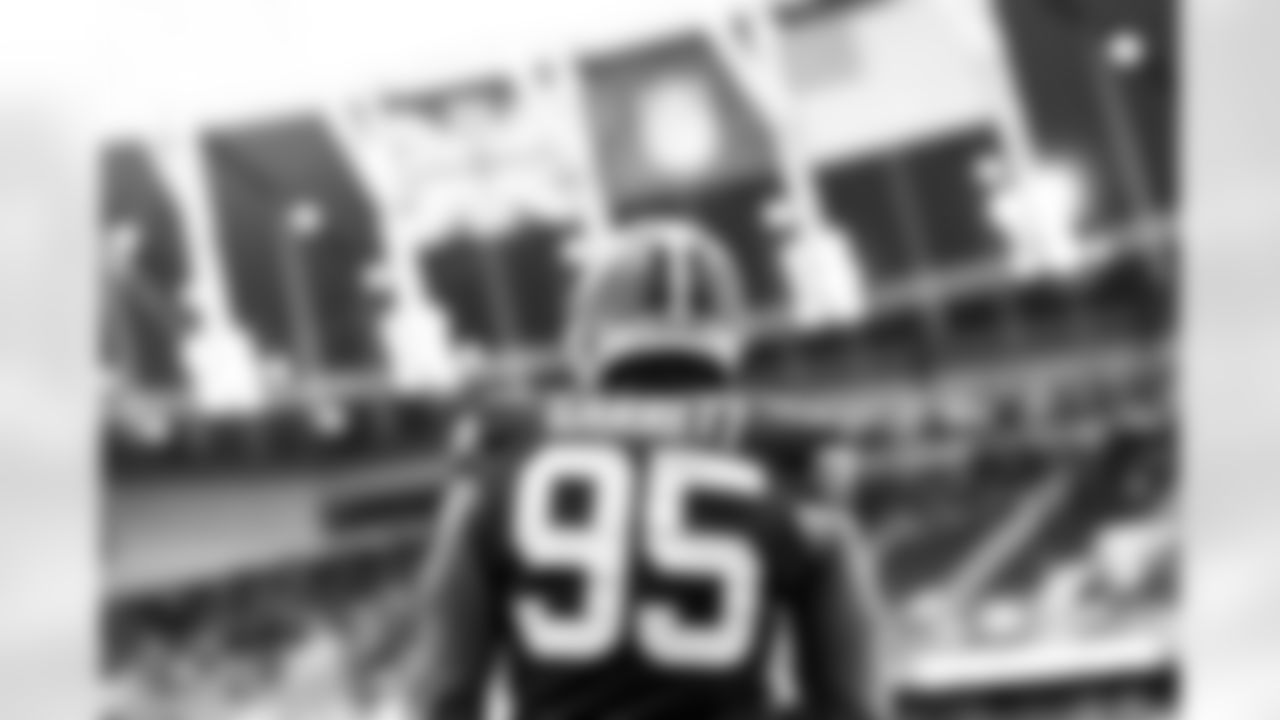 Defensive end Myles Garrett (95) before a NFL football game between the Minnesota Vikings and Cleveland Browns on October 5, 2025 at Tottenham Hotspur Stadium.