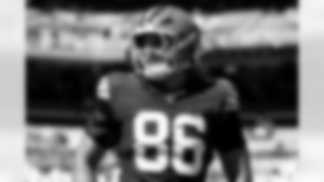 Tight end Blake Whiteheart (86)