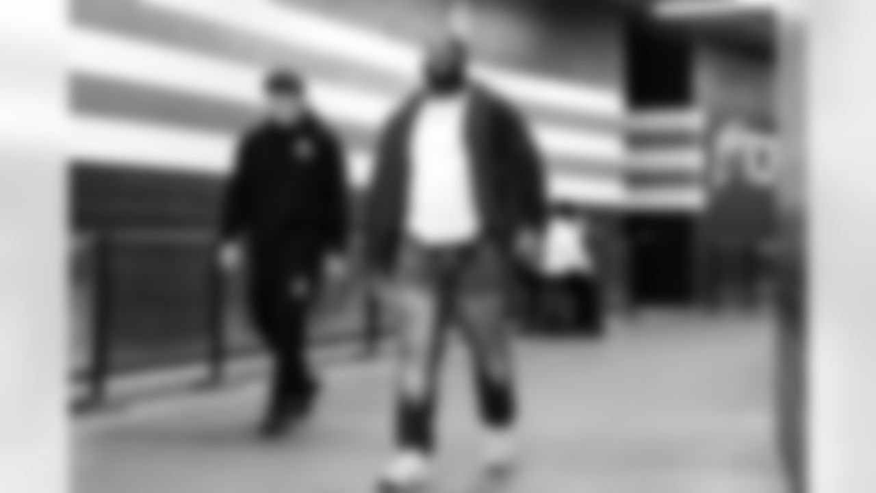 Defensive tackle Mason Graham (94) and Defensive tackle Shelby Harris (93) before a NFL football game between the Tennessee Titans and Cleveland Browns on December 7, 2025 at Huntington Bank Field.