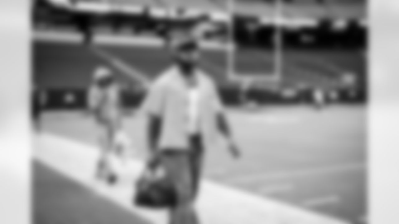 Defensive end Sam Kamara (92) before a NFL football game between the Cleveland Browns and Las Vegas Raiders on September 29, 2024 at Allegiant Stadium.