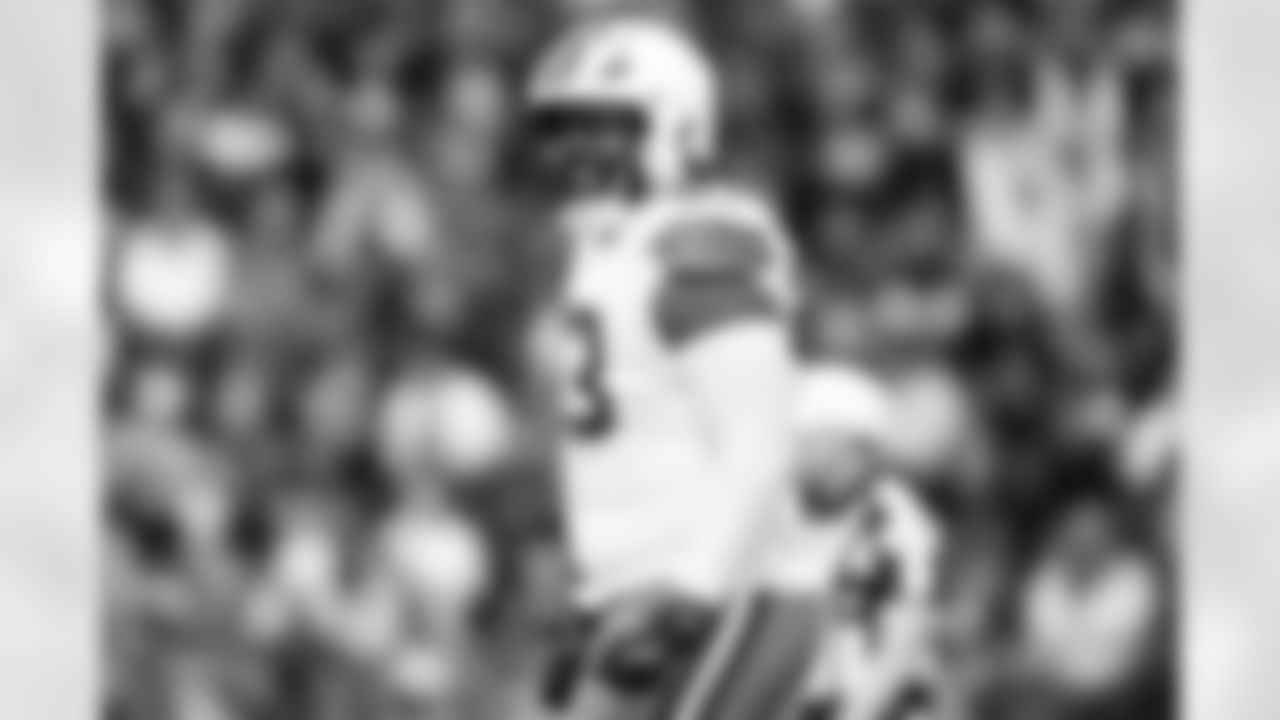 Defensive tackle Shelby Harris (93)