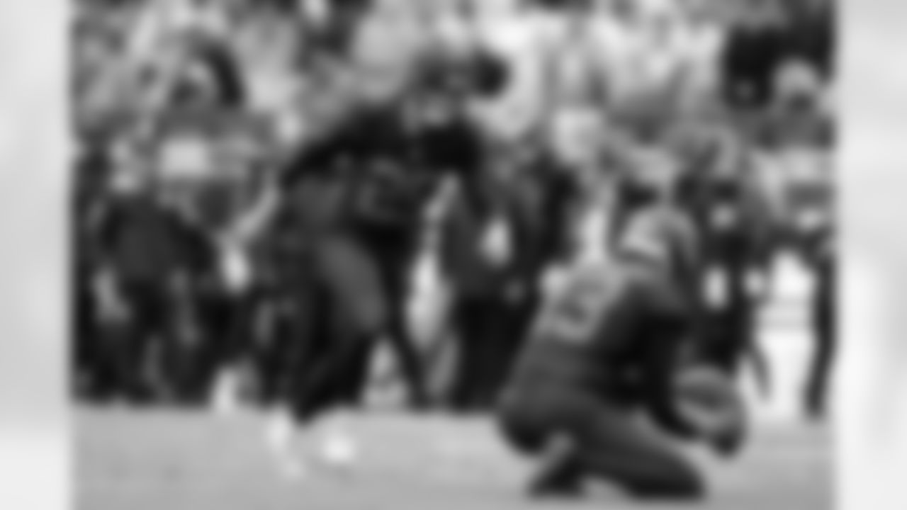 Kicker Andre Szmyt (25) during a NFL football game between the Miami Dolphins and Cleveland Browns on October 19, 2025 at Huntington Bank Field. The Browns won 31-6.