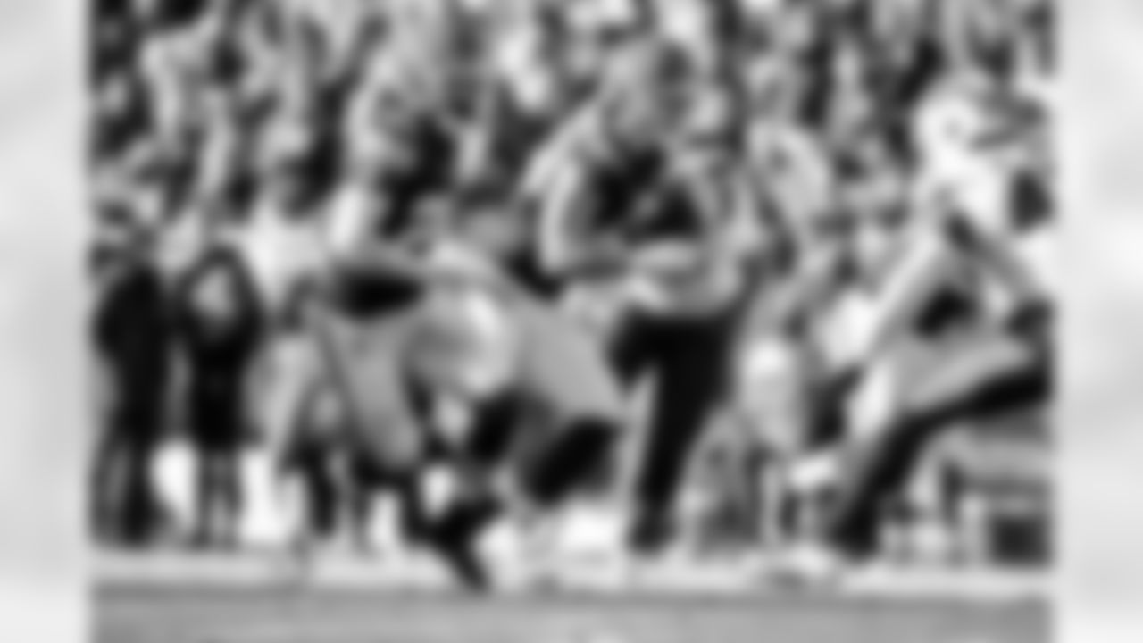 Linebacker Carson Schwesinger (49) during a NFL football game between the Buffalo Bills and Cleveland Browns on December 21, 2025 at Huntington Bank Field.