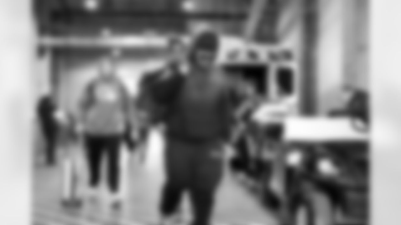 Linebacker Devin Bush (30) before a NFL football game between the Cleveland Browns and Cincinnati Bengals on January 4, 2026 at Paycor Stadium.